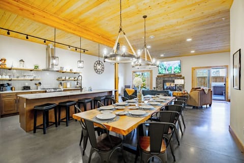 Main Floor Open Concept. Living a room, Gas Fire, Full Kitchen and Dining room.