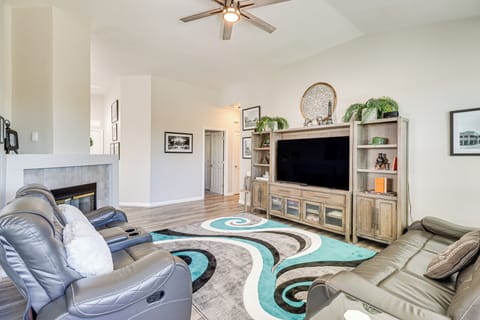 Sparks Vacation Rental | 3BR | 2BA | 1,735 Sq Ft | 2 Steps to Enter