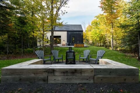 Espace extérieur avec rond de feux 