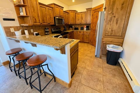 Enjoy a night eating in using this well-appointed kitchen!