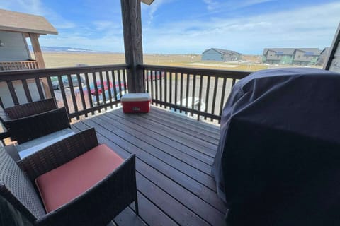 Make use of the propane grill or enjoy your morning coffee out on the balcony!