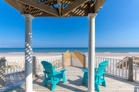 Sun Deck with Pergola