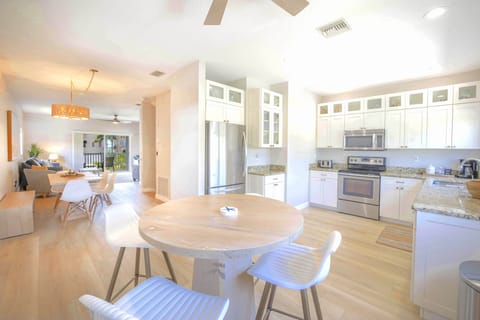 Hoppy's Oceanview Siesta Key vacation rental with pool near the beach.