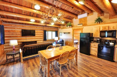 Cabin, 2 Bedrooms | Private kitchenette | Fridge, oven, stovetop, dishwasher