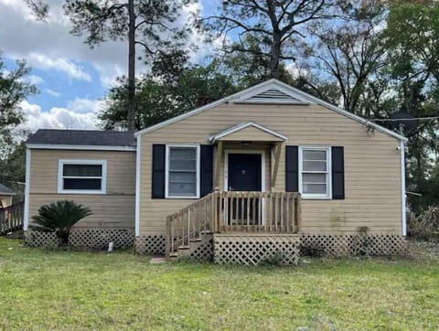Front of house - There are 2 side doors as well.