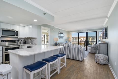 Welcome to Summer Beach 408!