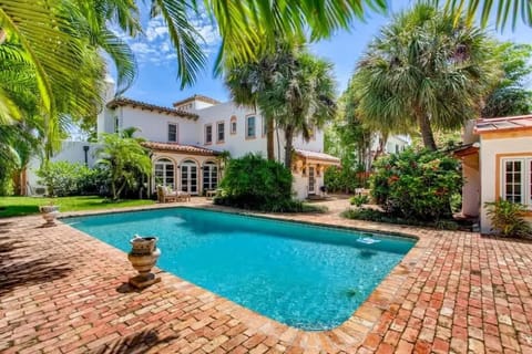 345 Potter Rd West Palm Beach-large-017-015-Back Yard-1500x1000-72dpi.jpg