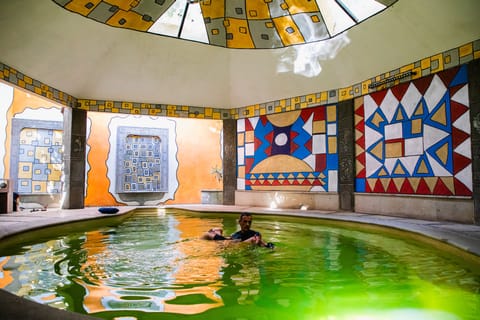 Couples treatment rooms, sauna, hot tub, steam room, body treatments