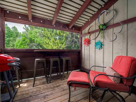 Balcony w/ Outdoor Bar, Electric BBQ and Seating
