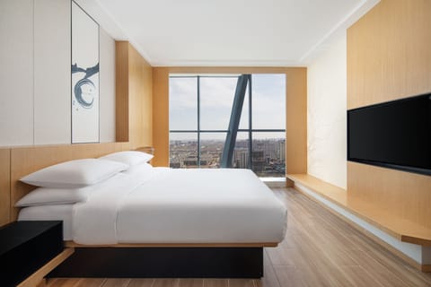 Suite, 1 King Bed, City View