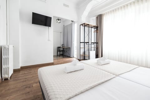 Superior Double or Twin Room | Desk, laptop workspace, free cribs/infant beds, free WiFi