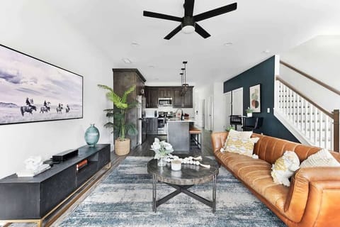 Spacious Living Room, Perfect For Entertaining