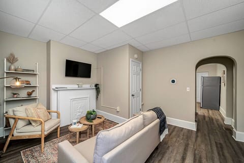 ★ Relax & Entertain ★ Our living room provides a relaxation space with a large sofa and a ROKU smart tv for your preferred entertainment apps.