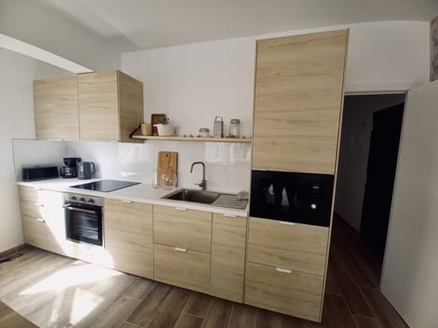 Kitchen with dishwasher!