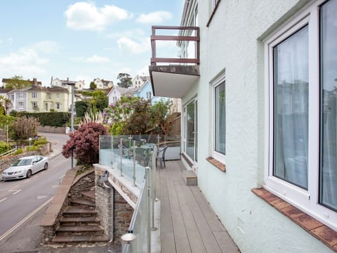 Exterior | Devon Court 2, 