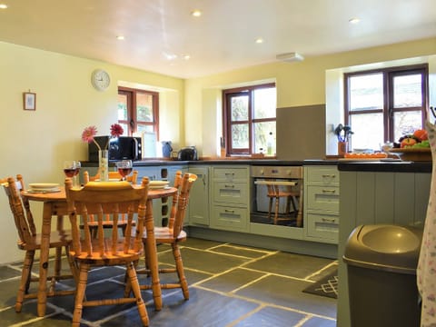 Kitchen | Crofter’s Barn, Brentor
