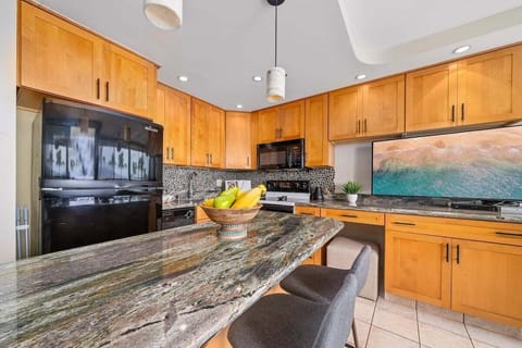 Kihei Surfside 306 kitchen3