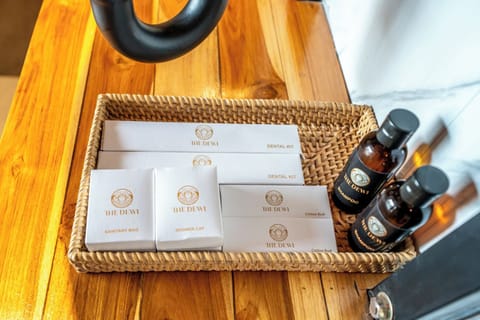 Deluxe Family with Shared Pool | Bathroom | Shower, rainfall showerhead, free toiletries, hair dryer