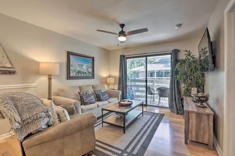 Hilton Head Island Vacation Rental | 850 Sq Ft | 2BR | 2BA | Stairs Required