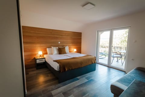 House | 1 bedroom, blackout drapes, free WiFi, bed sheets
