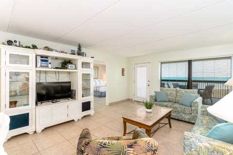 Open the blinds and let in the amazing view of the Gulf.