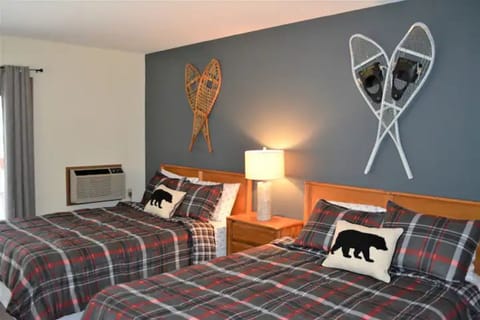 2 queen beds