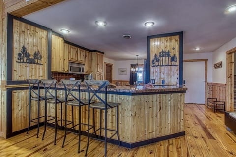 Big Sky's inviting kitchen counter