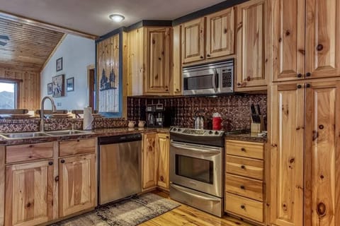 Big Sky's fully equipped kitchen