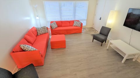 Living room (lower)  with 55" UHD TV roku
