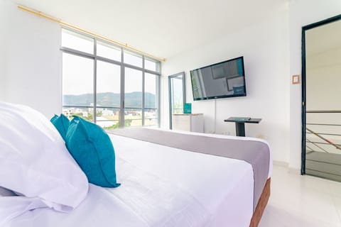 Superior Double Room | Hypo-allergenic bedding available, minibar, desk, WiFi (free)