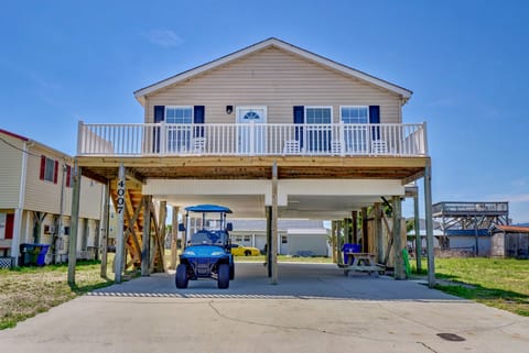 Topsail Turtle Beach Cottage- Golf cart available for an additional daily fee. 