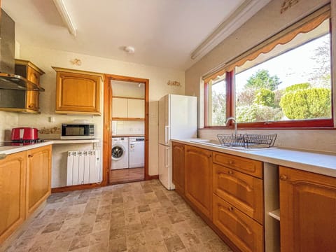 Kitchen | Chanonry View Holiday Cottage, Fortrose