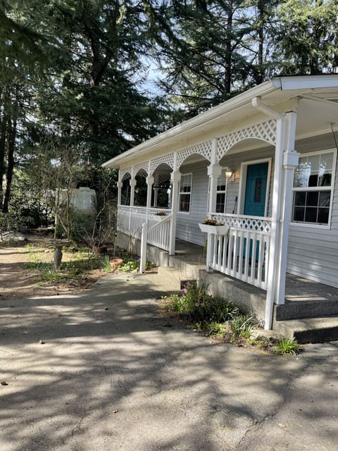 The Cottage in the woods with plenty of Parking.