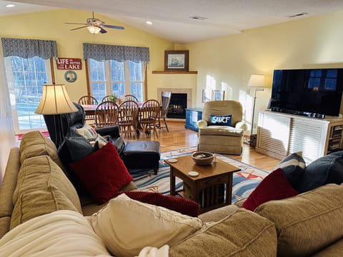 Back Family Room: Sectional, 2 recliners, TV, Games, Toy Chest, Gas Fireplace