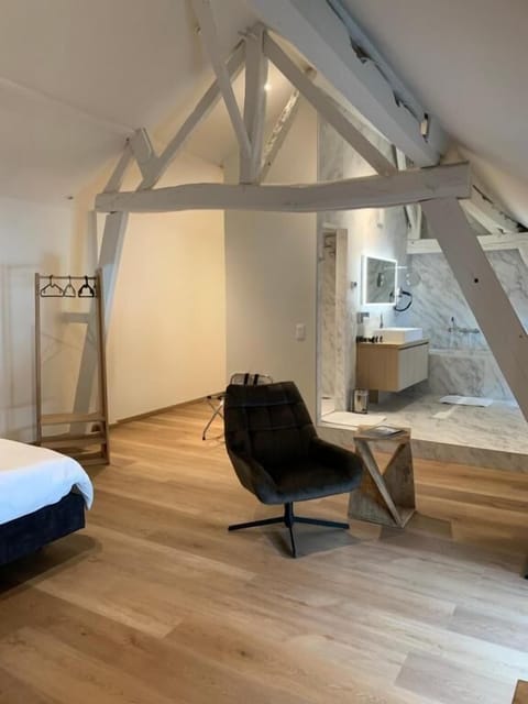 Deluxe Room | Individually decorated, individually furnished, desk, laptop workspace