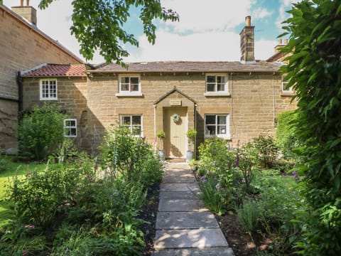 Cottage | Front of property