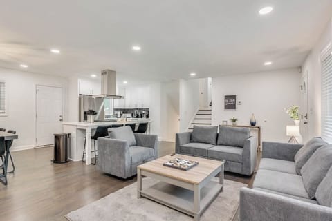 "The house was a nice stay everything was put together nice clean & beautiful!!"