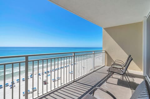 Emerald Beach 1033 balcony