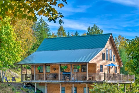 West Danville Vacation Rental | 2BR | 2BA | 1 Step to Access | 1,500 Sq Ft
