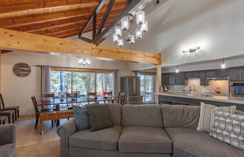 Open concept floor plan with lots of room to spread out.