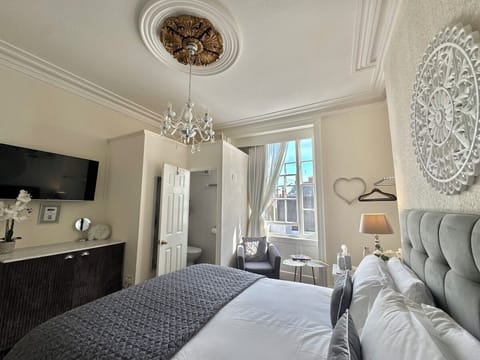 Superior Double Room, Ensuite (1st Floor) | Premium bedding, memory foam beds, individually decorated