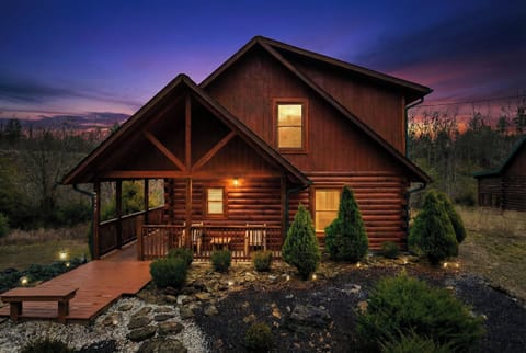 Twilight highlight on the family friendly Sevierville cabin near Pigeon Forge