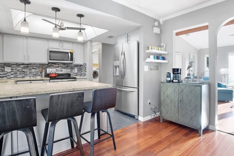 Kitchen and coffee bar.