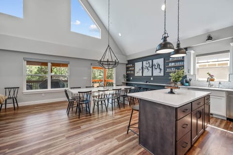 Dining indoors or out! Grill and seating on the upper deck.