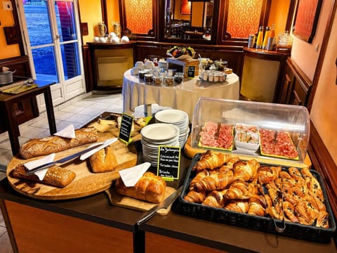 Daily buffet breakfast for a fee