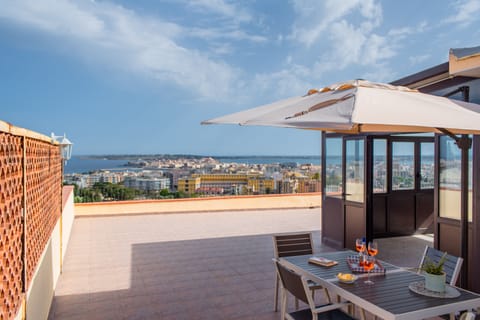 Apartment | Terrace/patio