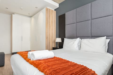 Classic Apartment | 2 bedrooms, premium bedding, laptop workspace, iron/ironing board