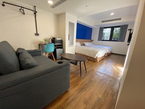 Superior Triple Room | Desk, free WiFi