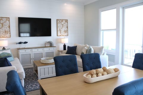 Relax after the beach in the spacious open living area