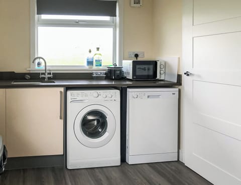 Kitchen | Ballygroggan Bungalow - Ballygroggan Farm, Machrihanish, near Campbeltown